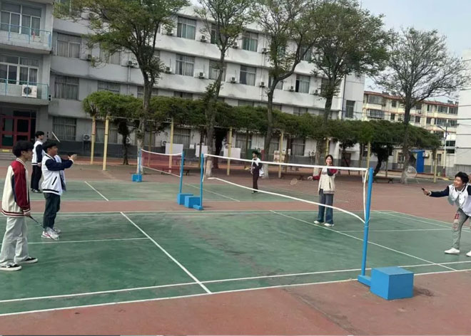 羽毛球社团