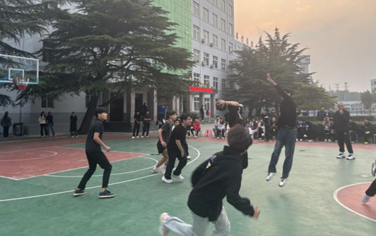青春杯篮球比赛