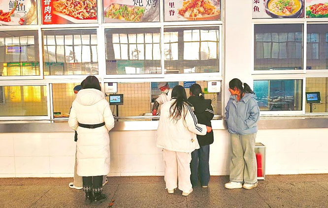 采取多项营养食堂建设举措
